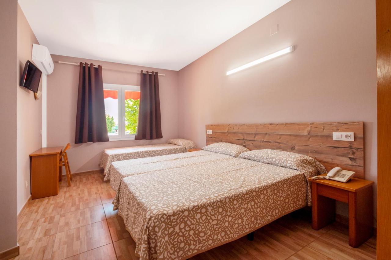 Hotel Silvia Эмпуриабрава Экстерьер фото