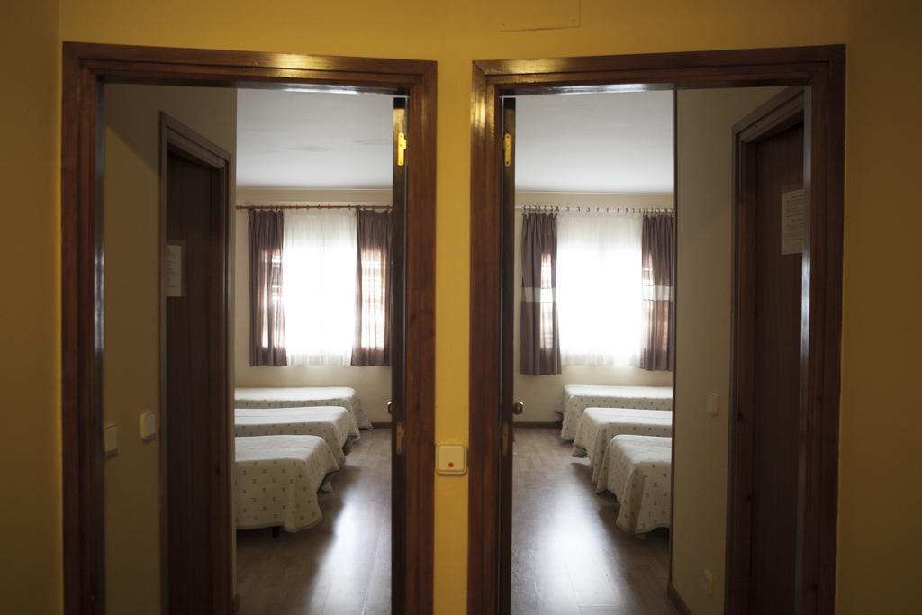 Hotel Silvia Эмпуриабрава Номер фото